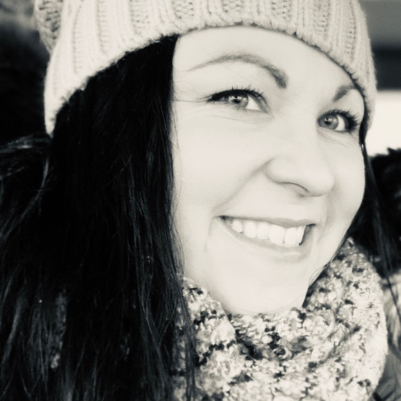 Meet your Posher, Stephanie - Picture 1 of 1